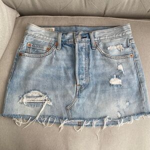 Levi’s denim jean skirt 28